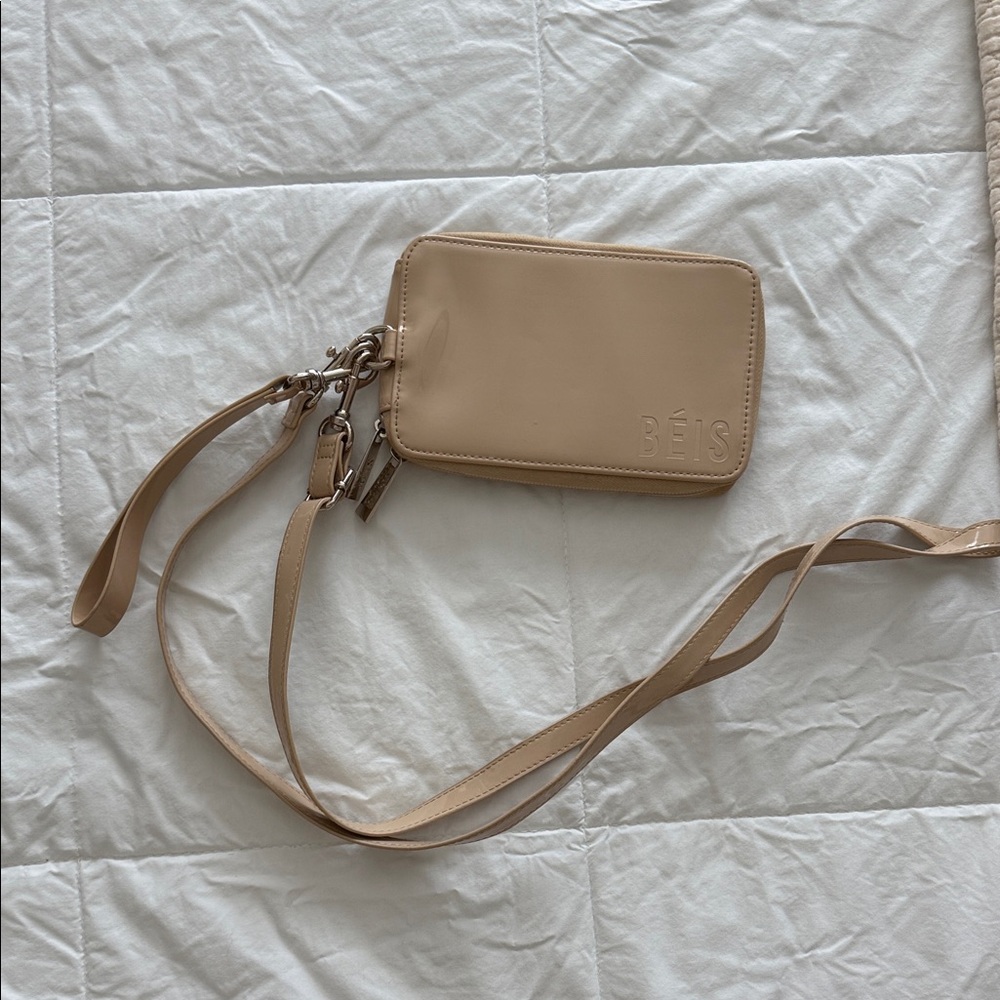 BEIS Cream Wristlet Clutch